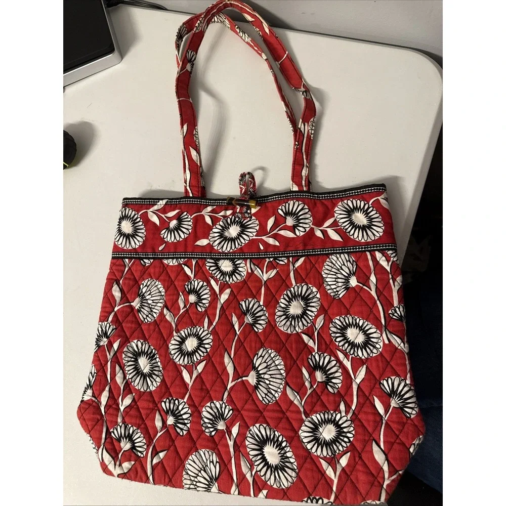 Vera‎ Bradley Deco Daisy Red Purse/Tote/Bag Roomy interior, perfect Boho/Chic